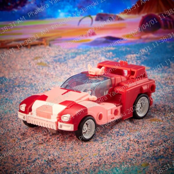 HSF3033 - Transformers Generations Legacy Deluxe Elita-1
