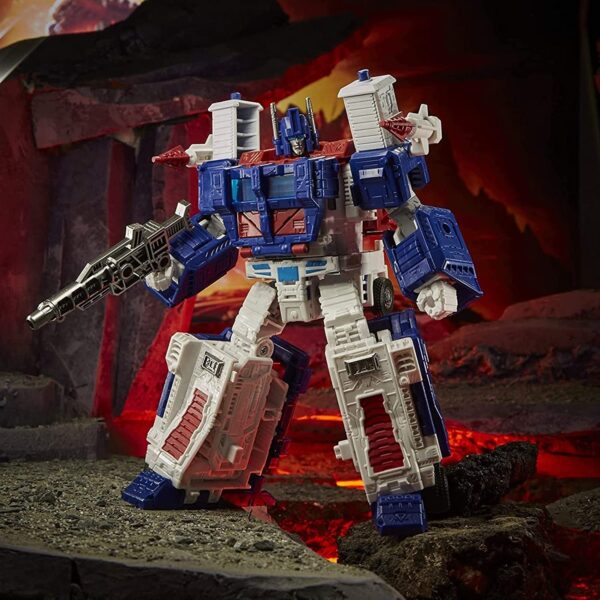 F03665L01 - WFC-K20 Transformers War for Cybertron: Kingdom Leader Ultra Magnus, 7.5 inch