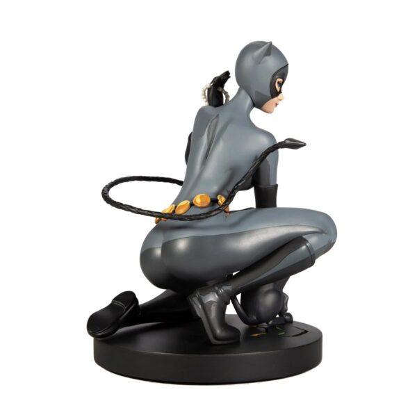 DC20208-DC Designer Series Catwoman by Stanley Lau 1:6 Scale Statue