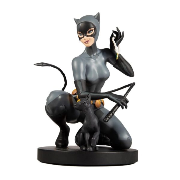 DC20208-DC Designer Series Catwoman by Stanley Lau 1:6 Scale Statue