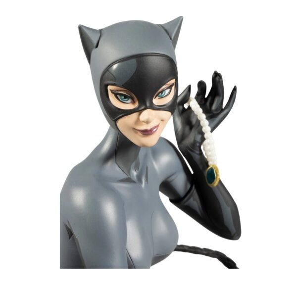 DC20208-DC Designer Series Catwoman by Stanley Lau 1:6 Scale Statue